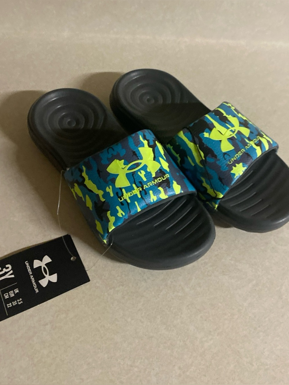 Under Armour-Kids-B Ansa Graphic Slide Sandals 3024438 size 3Y